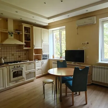 Apartment Stylish In Center!